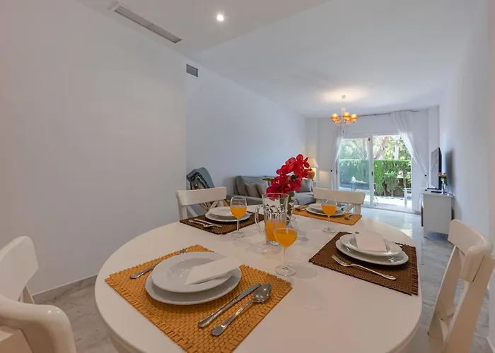 Bright With Swimming Pool And Close To Sea Chalet *