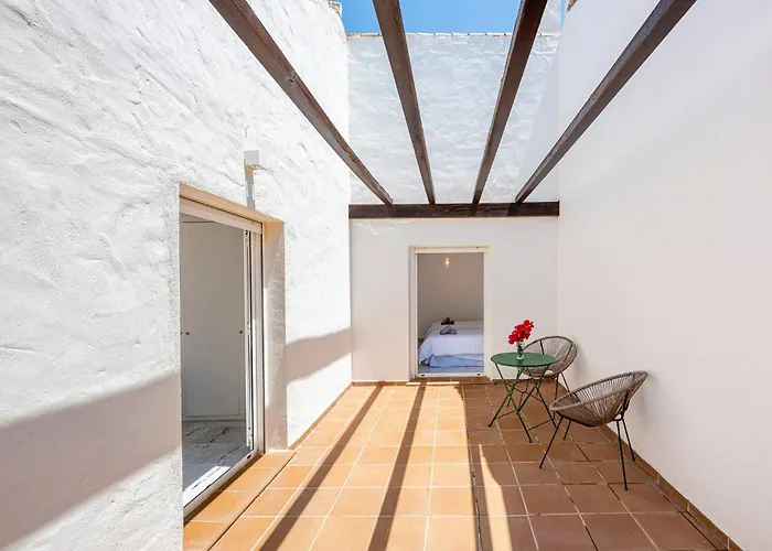 Bright With Swimming Pool And Close To Sea *