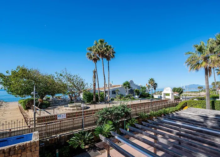 Bright With Swimming Pool And Close To Sea Chalet *