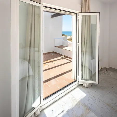 Bright With Swimming Pool And Beachfront شاليه ماربيا