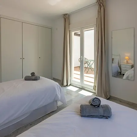 Bright With Swimming Pool And Beachfront Horská chata
