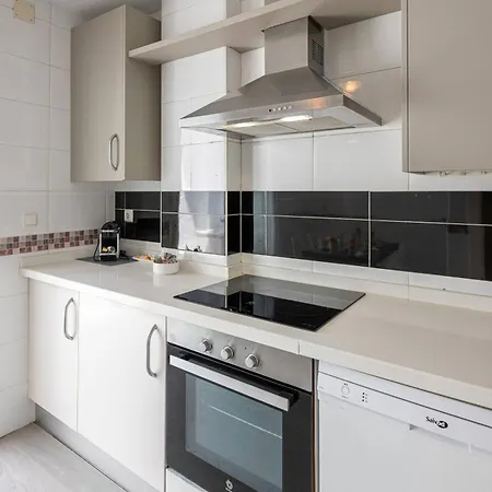 Bright With Swimming Pool And Beachfront * ماربيا