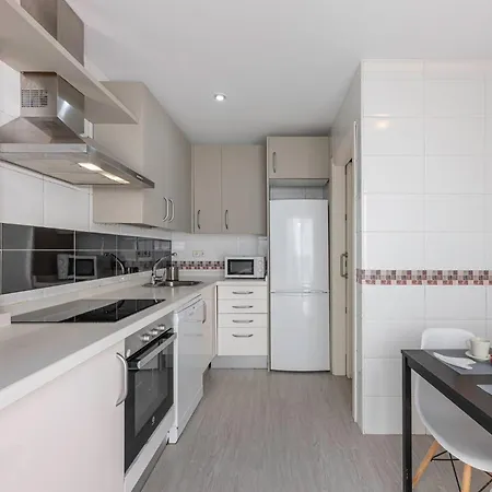 Bright With Swimming Pool And Close To Sea * ماربيا