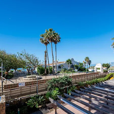 Bright With Swimming Pool And Close To Sea Alpesi faház *