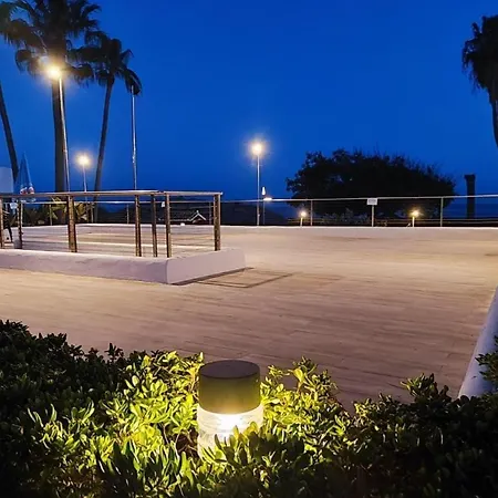 شاليه Bright With Swimming Pool And Beachfront