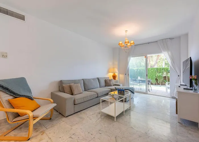 Bright With Swimming Pool And Close To Sea Marbella