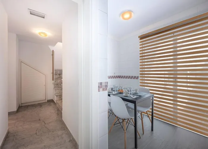 シャレー Bright With Swimming Pool And Close To Sea *