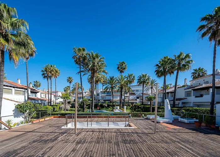 Bright With Swimming Pool And Close To Sea マルベーリャ