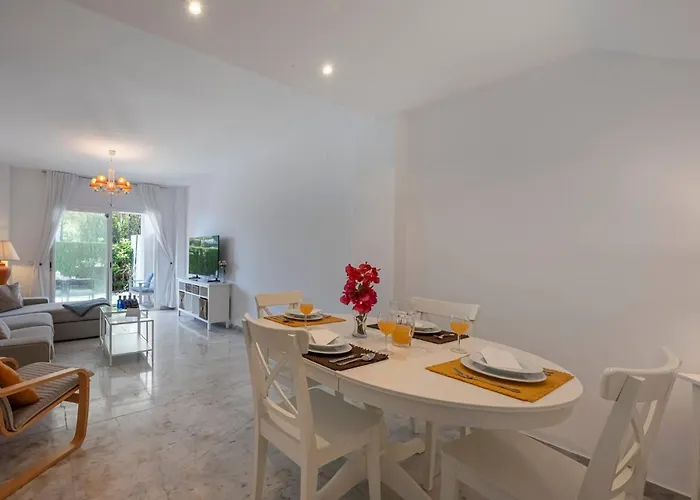 Bright With Swimming Pool And Close To Sea Chalet *