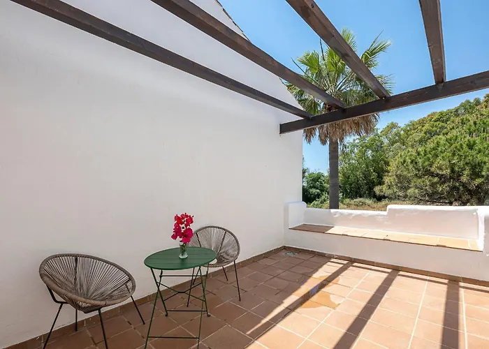 Bright With Swimming Pool And Close To Sea *