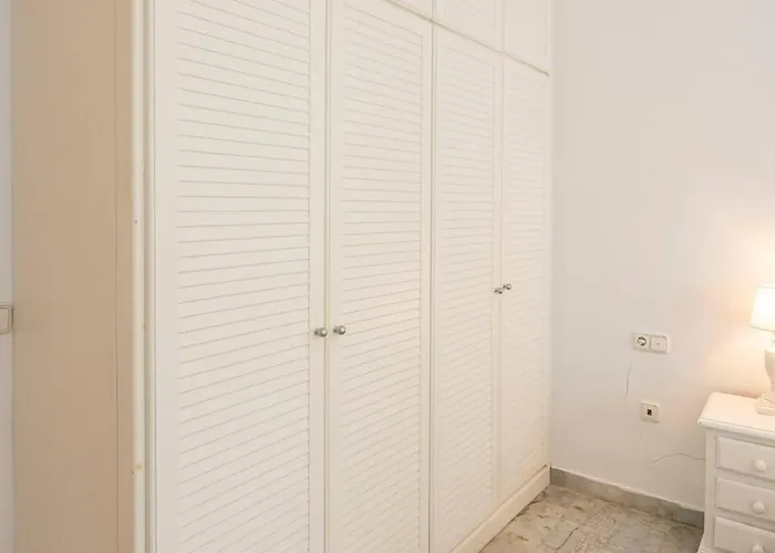 Chalet Bright With Swimming Pool And Close To Sea