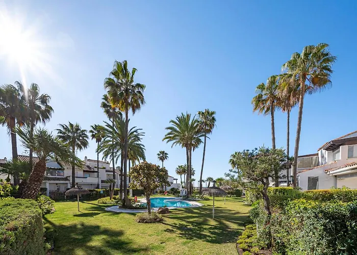 Bright With Swimming Pool And Close To Sea Marbella