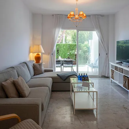 Bright With Swimming Pool And Close To Sea Шале