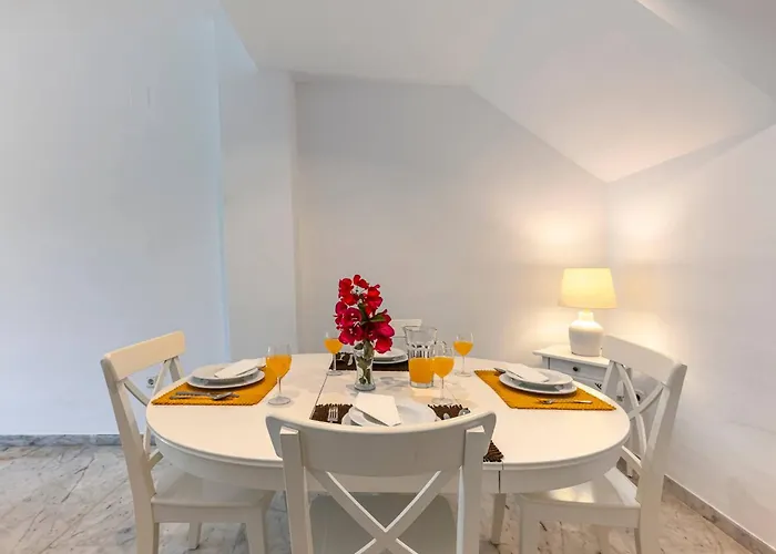 Bright With Swimming Pool And Close To Sea Chalet *