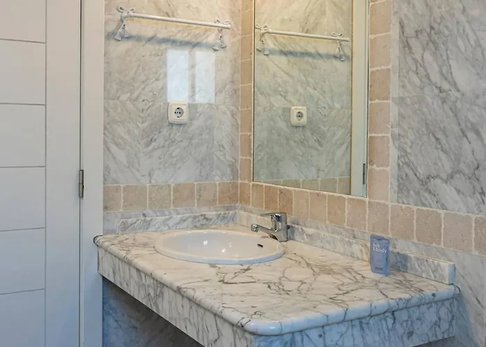 Bright With Swimming Pool And Close To Sea Marbella