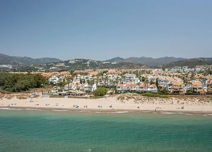 Bright With Swimming Pool And Close To Sea Marbella